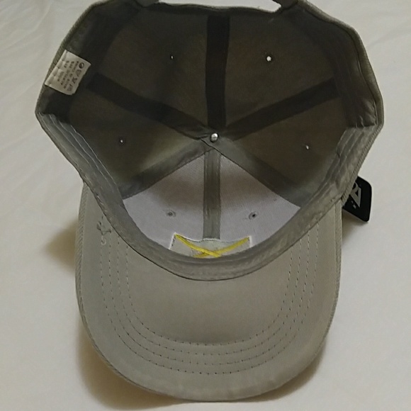 BASEBALL CAP WITH JAMAICAN FLAG - Picture 6 of 6